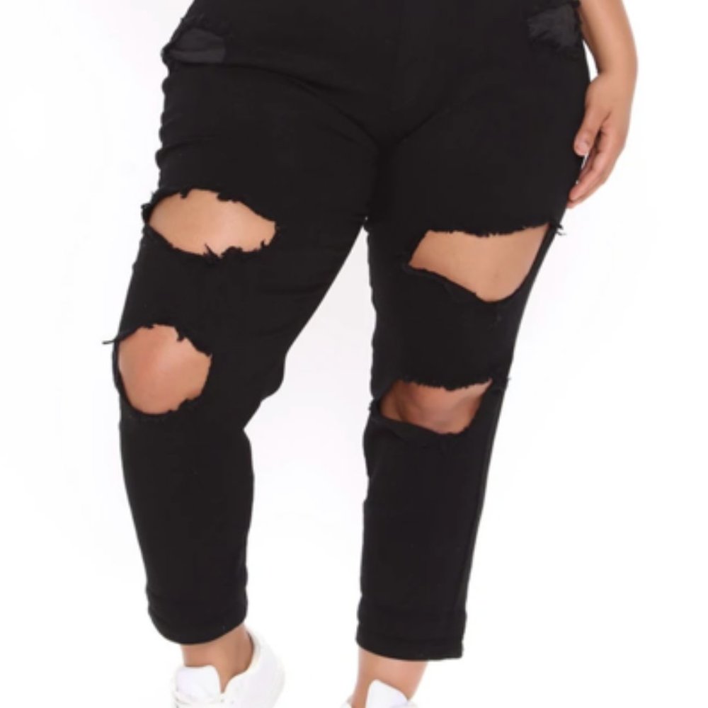 NWT Cara Distressed Boyfriend Jeans - Black 3XL